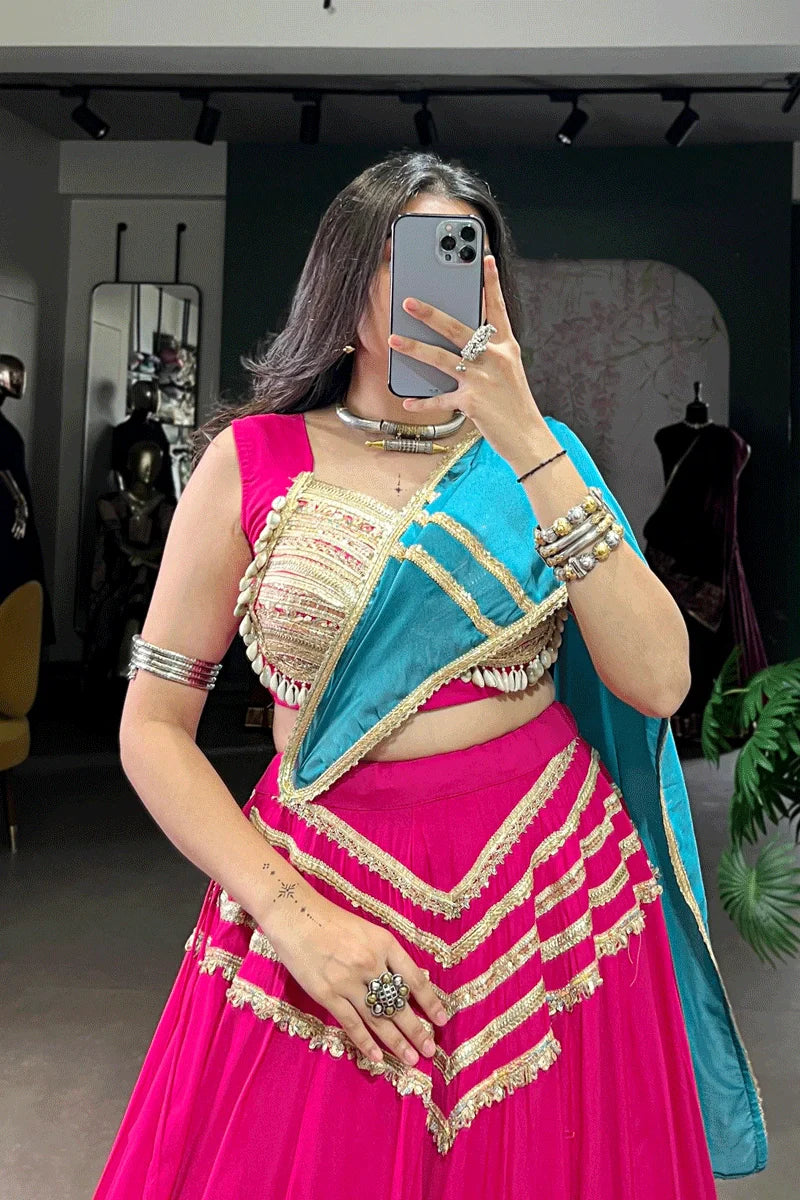 Backless Kodi Blouse With Designer Lehenga For Navratri