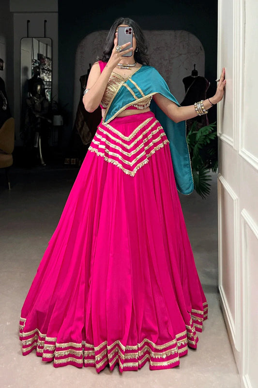 Backless Kodi Blouse With Designer Lehenga For Navratri