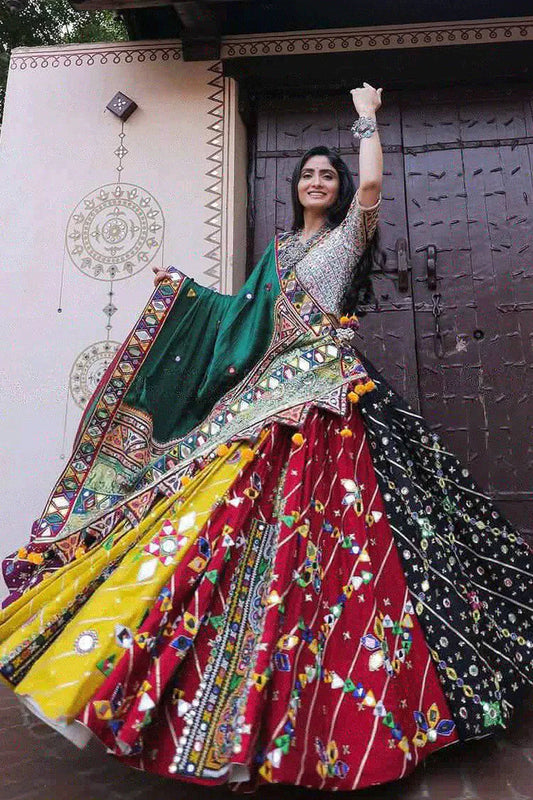 Gujarati Singer Gita Rabari Heavy Real Mirror Work Ghagra Choli For Navratri