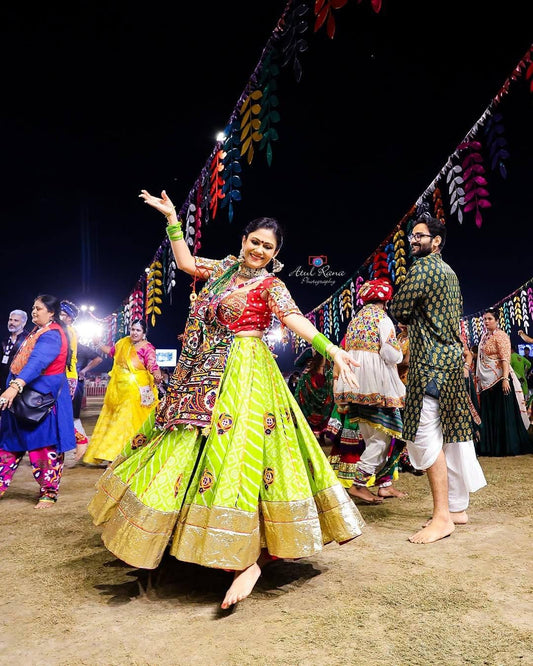 Gujarati Navratri Chaniya Choli Set in Muslin Cotton with Digital Print, Real Mirror Work & Lampi Lace Border – Festive Garba Outfit