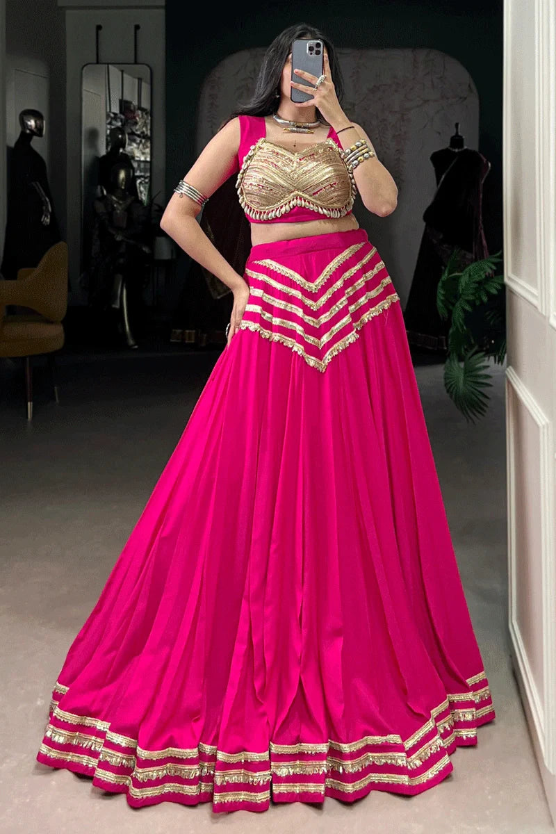 Backless Kodi Blouse With Designer Lehenga For Navratri