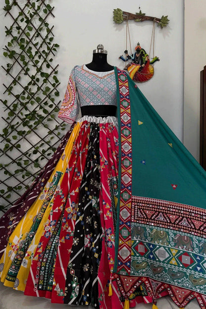 Gujarati Singer Gita Rabari Heavy Real Mirror Work Ghagra Choli For Navratri