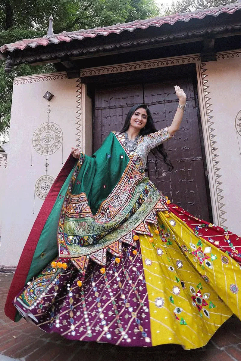 Gujarati Singer Gita Rabari Heavy Real Mirror Work Ghagra Choli For Navratri