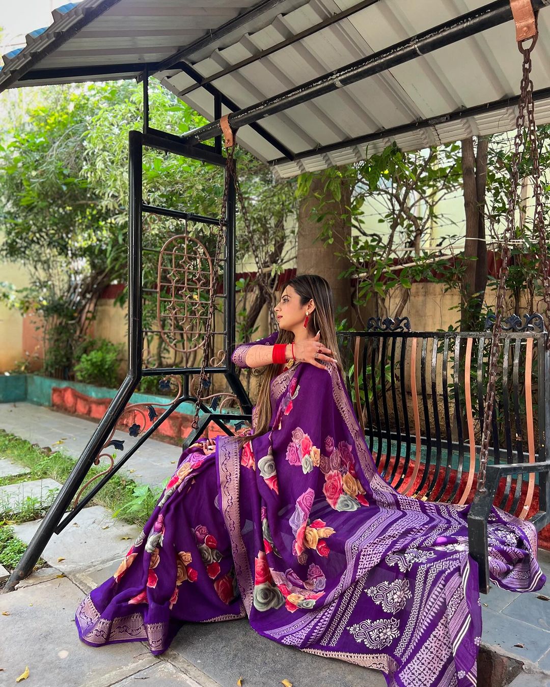 Elegant Pure Silk Digital Print Saree with Blouse, Intricate Motif Design, and Tassels