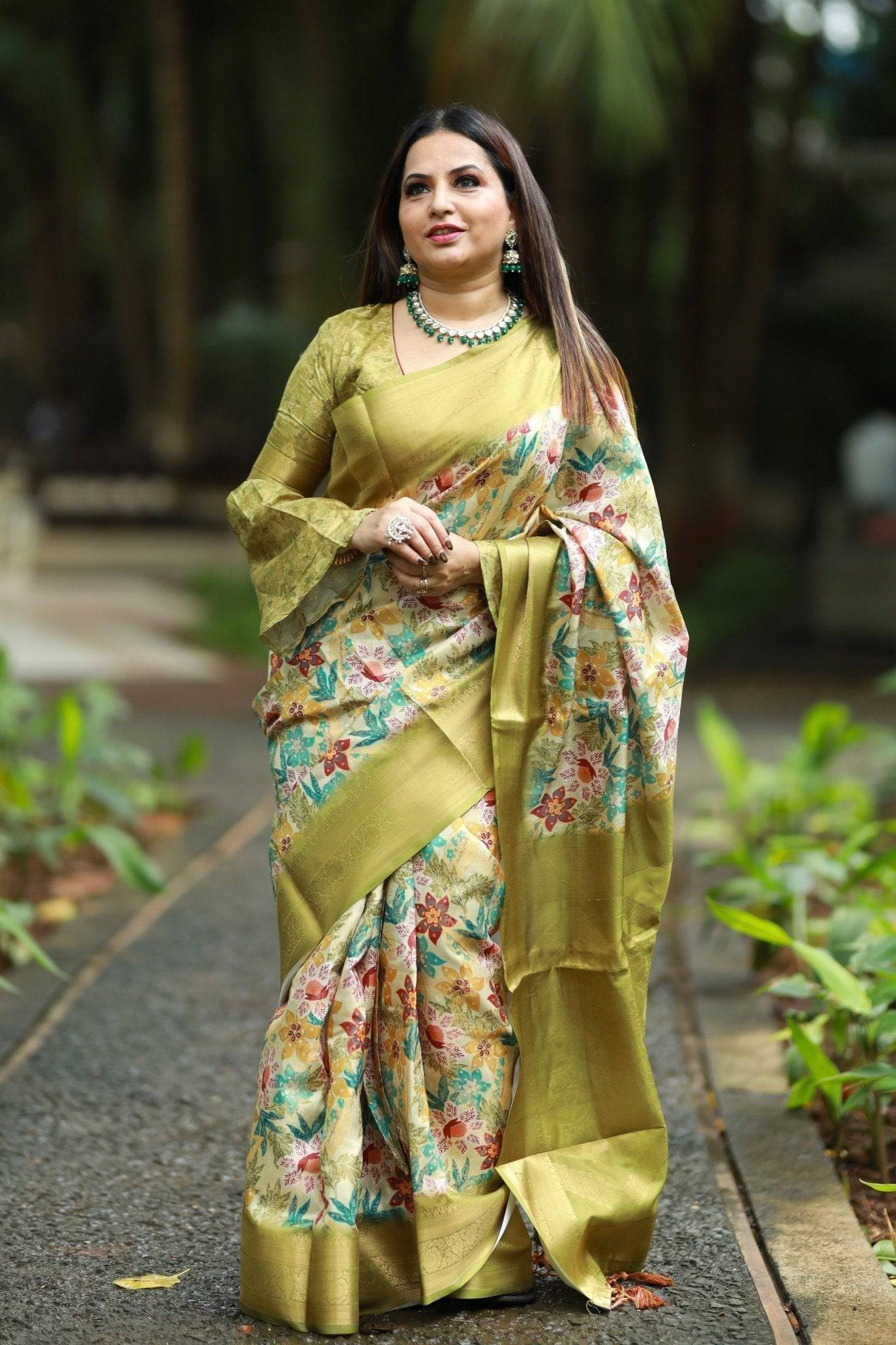 Pure Banarasi Silk Saree Weaved With Golden Zari Comes With Tassels - Fashion Dream Studio