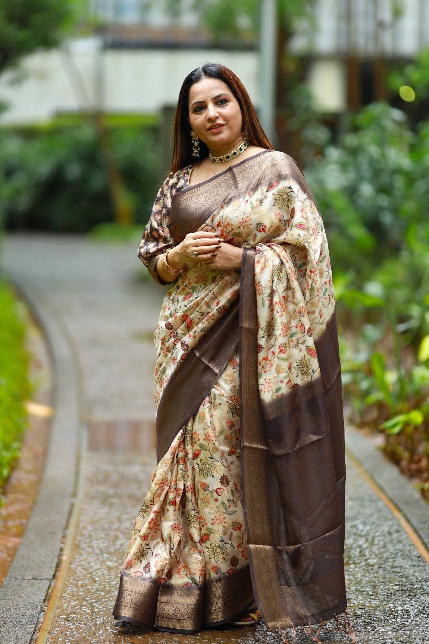 Pure Banarasi Silk Saree Weaved With Golden Zari Comes With Tassels - Fashion Dream Studio