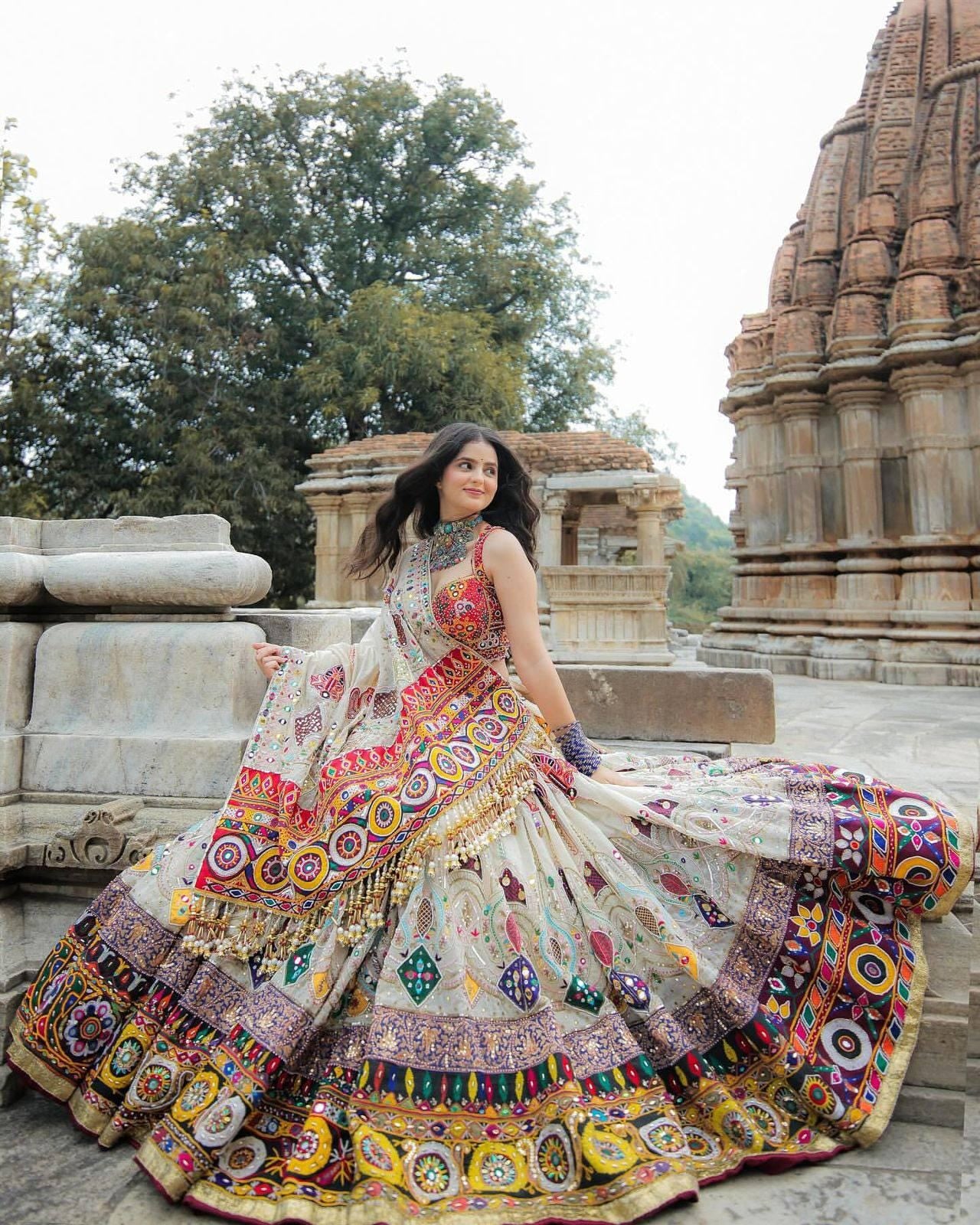 Gujarati Navratri Garba Lehenga Choli Set with Real Mirror Work, Digital Print & Gota Zari Lace – Festive Ethnic Lehenga Outfit