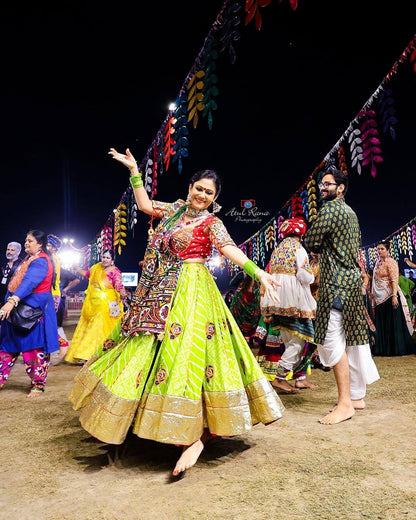 Gujarati Navratri Chaniya Choli Set in Muslin Cotton with Digital Print, Real Mirror Work & Lampi Lace Border – Festive Garba Outfit