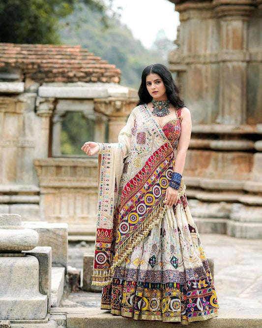 Gujarati Navratri Garba Lehenga Choli Set with Real Mirror Work, Digital Print & Gota Zari Lace – Festive Ethnic Lehenga Outfit