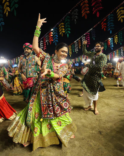 Gujarati Navratri Chaniya Choli Set in Muslin Cotton with Digital Print, Real Mirror Work & Lampi Lace Border – Festive Garba Outfit