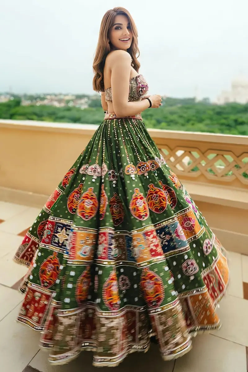 Indian Traditional Prachi Solanki Lehenga Choli For Navratri