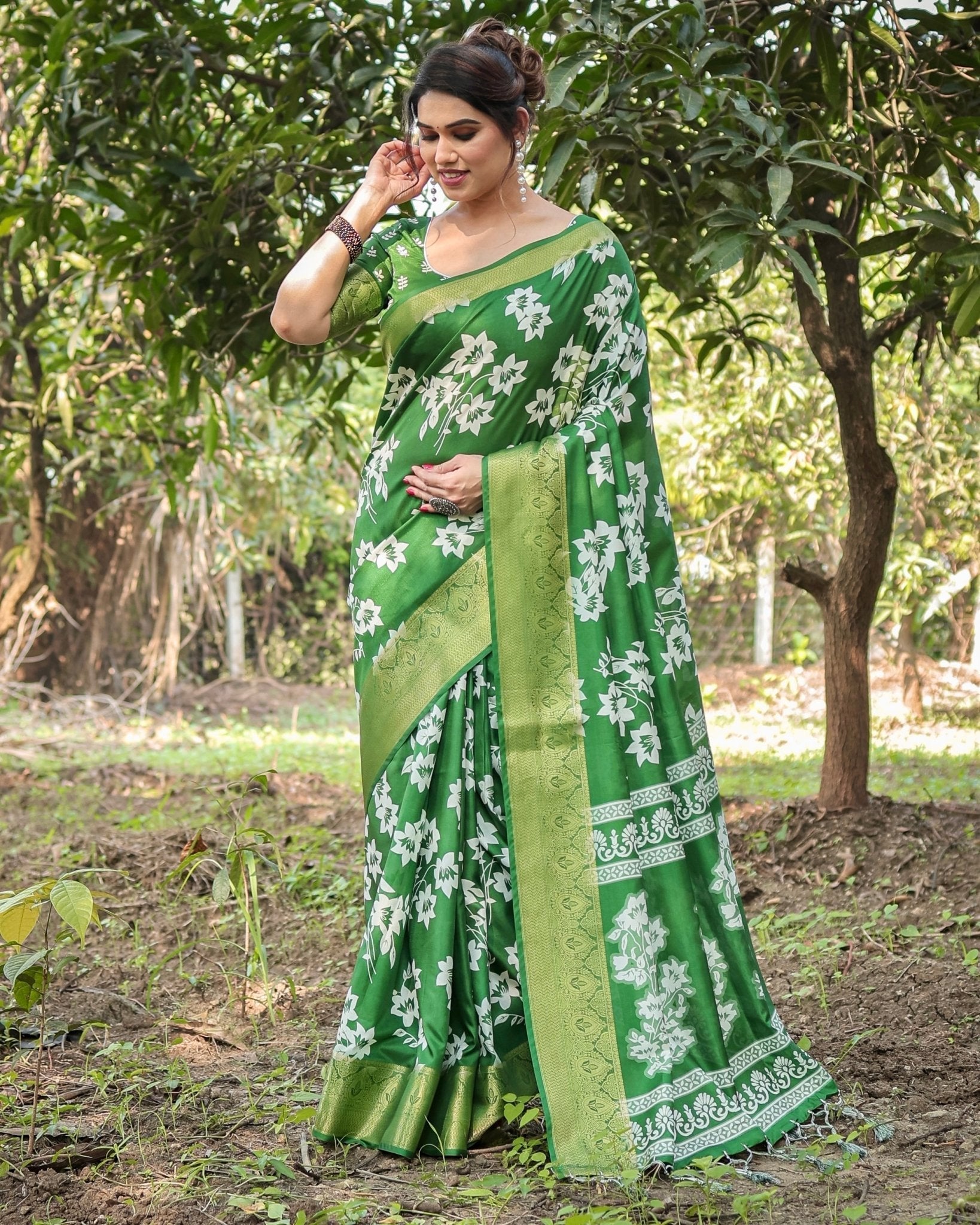 Pure Silk Digitally Printed Saree Weaved With Golden Zari Comes With Tassels - Fashion Dream Studio