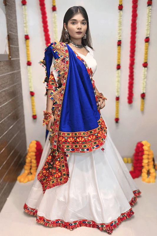 Traditional Gamthi Silk White Colour Chainiya Choli