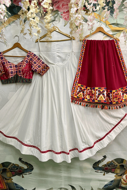 Gamthi Work White Lehenga Designs For Navratri